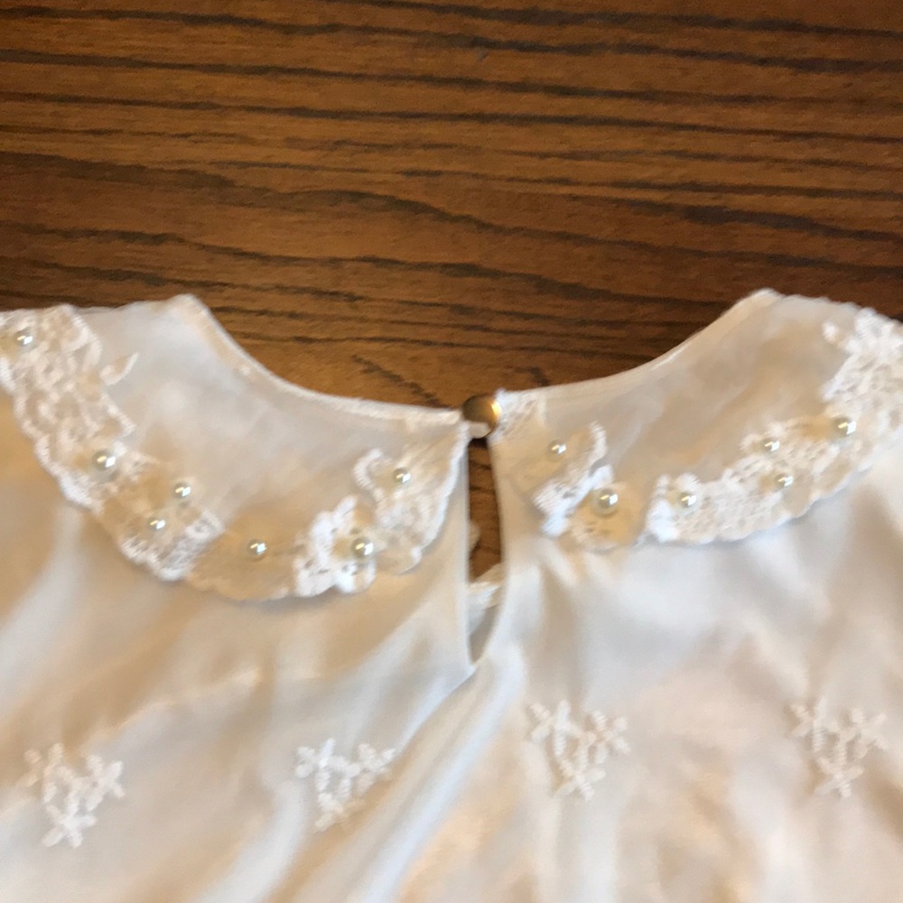 Beautiful Blouse - Picture 5 of 5